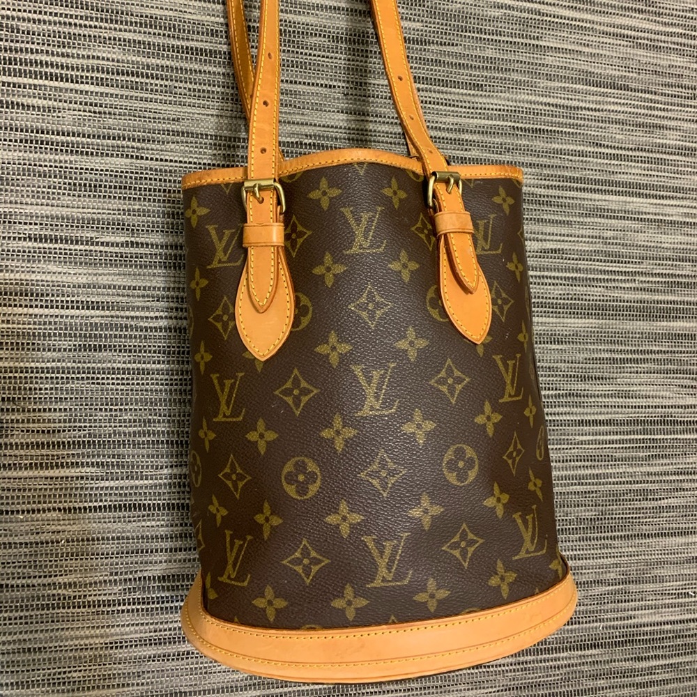 🌸SOLD🌸 4️⃣8️⃣0️⃣  L.v bucket pm 💯authentic